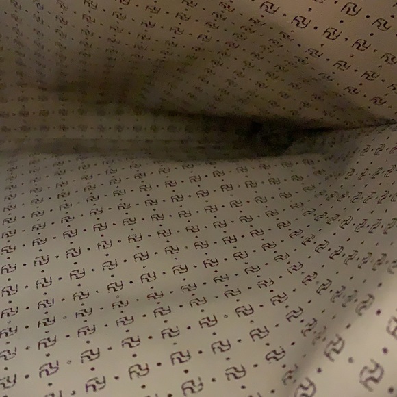 Vintage Cowhide leather bag( Luca style for less) - Picture 3 of 10